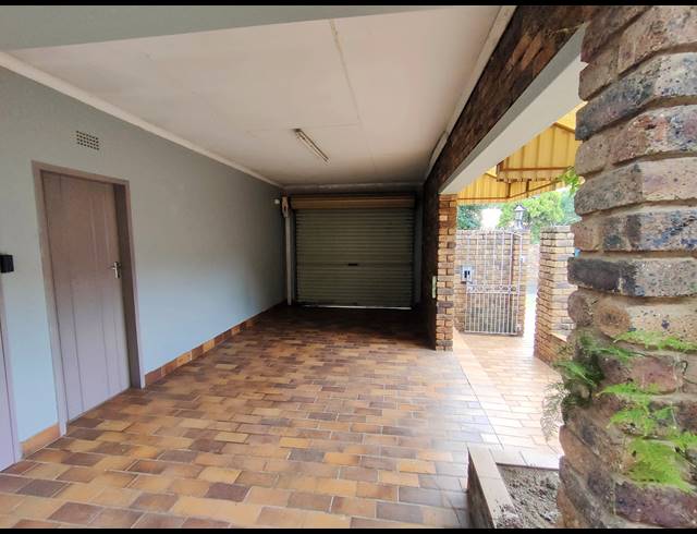3 BEDROOM TOWNHOUSE FOR SALE IN BRACKENHURST